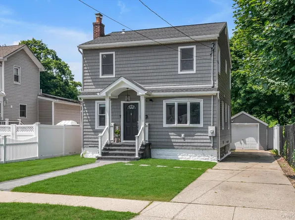 498 Farmers Avenue, Bellmore, NY 11710