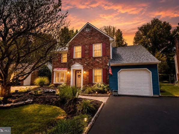 4 Doral Ct, Marlton, NJ 08053