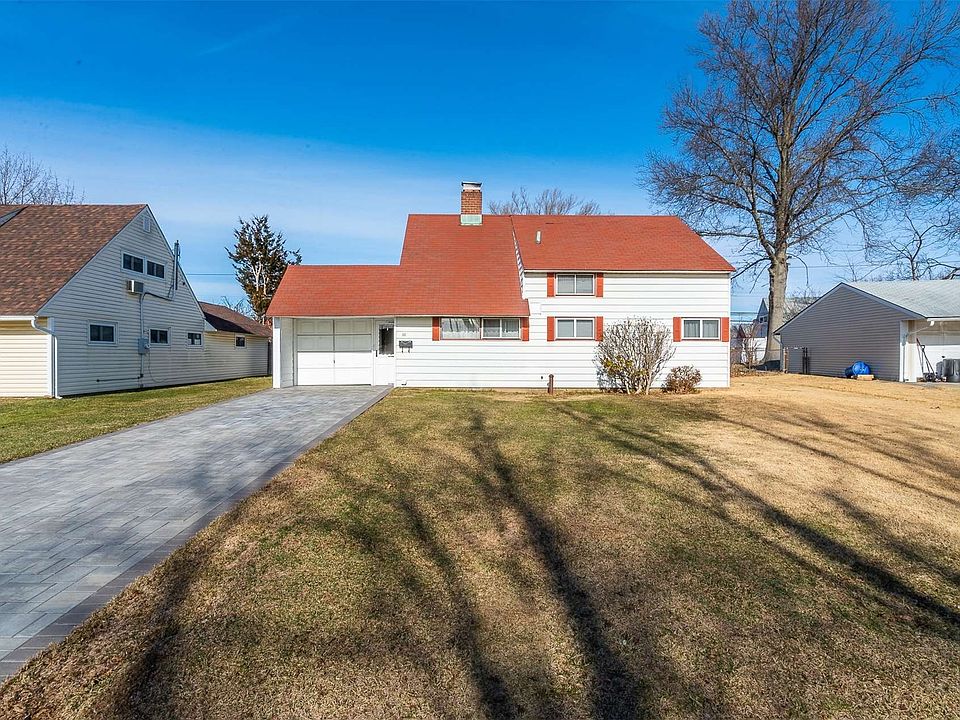 37 Autumn Ln, Hicksville, NY 11801 Zillow