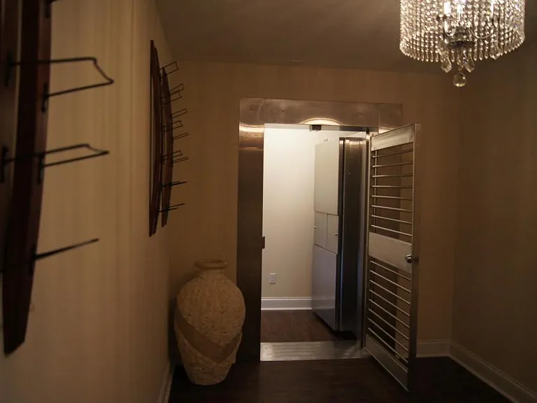 6990 Greenwich Rd — Photo 7