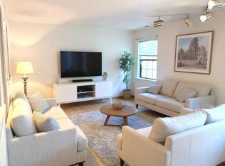 18 Adams Ct, East Brunswick, NJ 08816