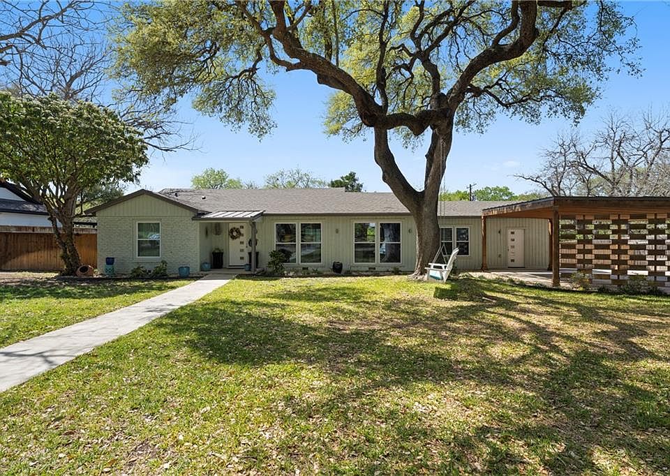 1st image of 2620 Old Oaks Dr