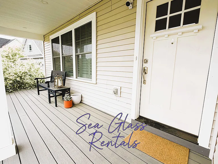 Beacon Dr — Photo 40