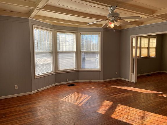 3rd image of 620 Osteopathy St