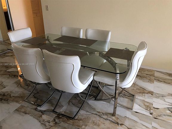 5th image of 300 Bayview Dr APT 309