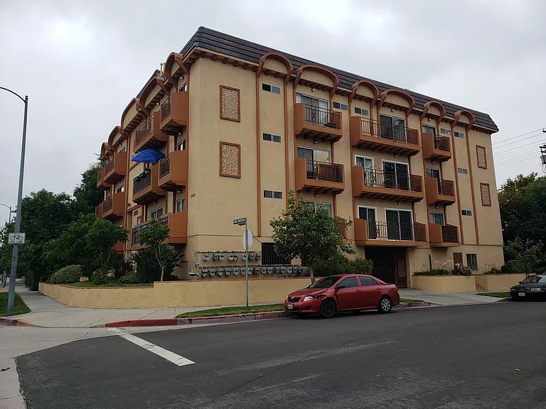 5038 Laurel Canyon Blvd — Photo 19