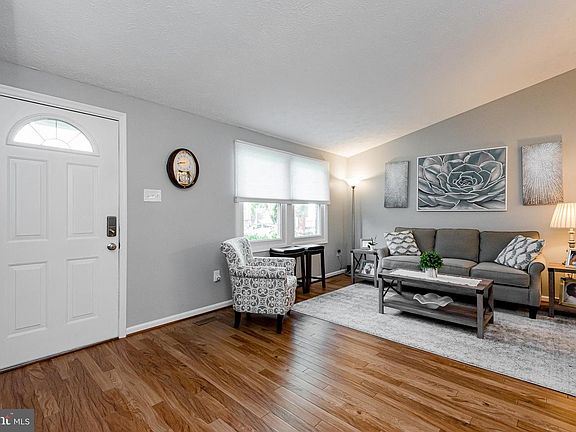 5th image of 1651 Canonade Ct