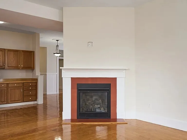 15 Hamilton St #1 — Photo 2