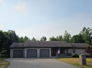 530 Quartz Dr, Hancock, MI 49930