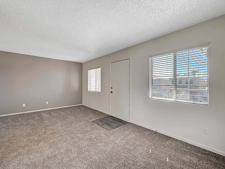 Solstice Apartment Homes — Photo 32