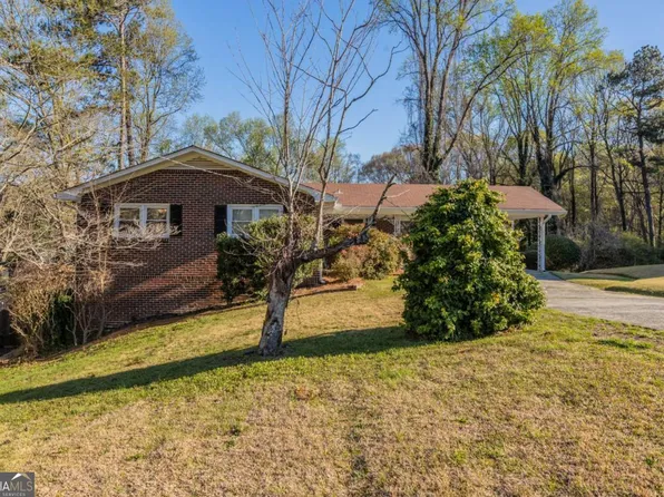 761 Caron Cir NW, Atlanta, GA 30318