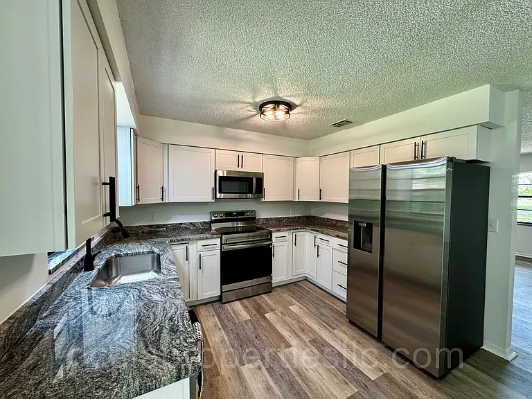 3380 NE 44th Pl — Photo 9