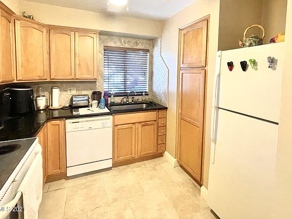 2nd image of 2504 Bogey Ln #1-A