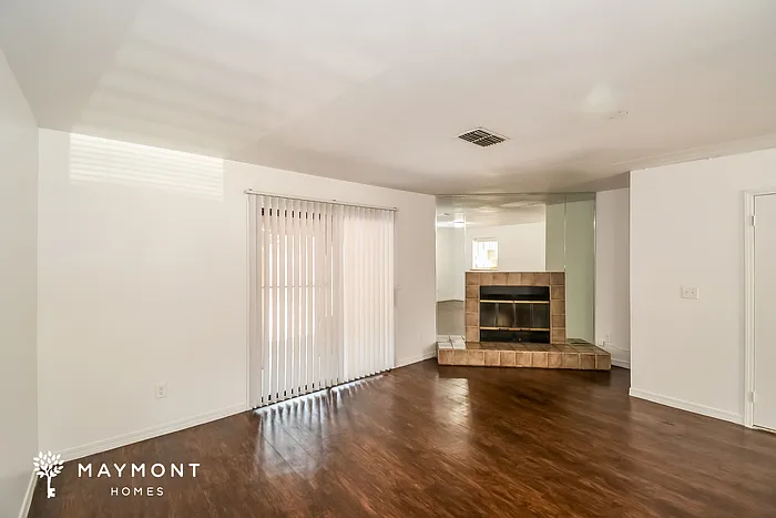 5577 Cabot Dr N — Photo 5