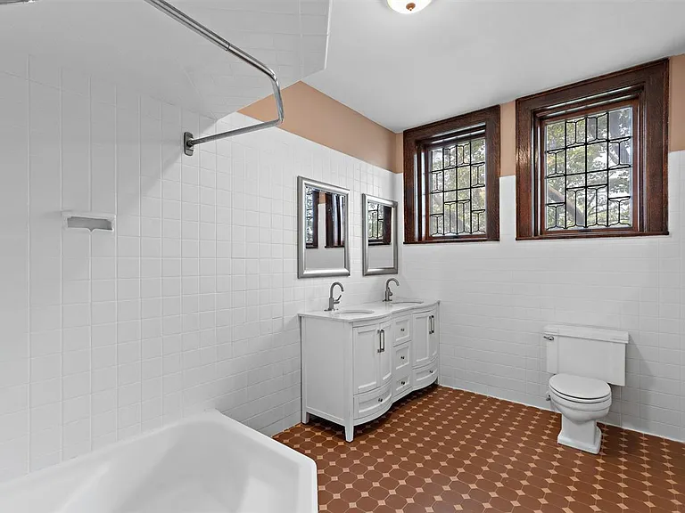 710 Boulevard E #1 — Photo 10