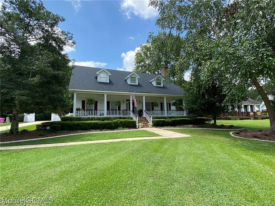 1st image of 9301 Lake Woods Dr