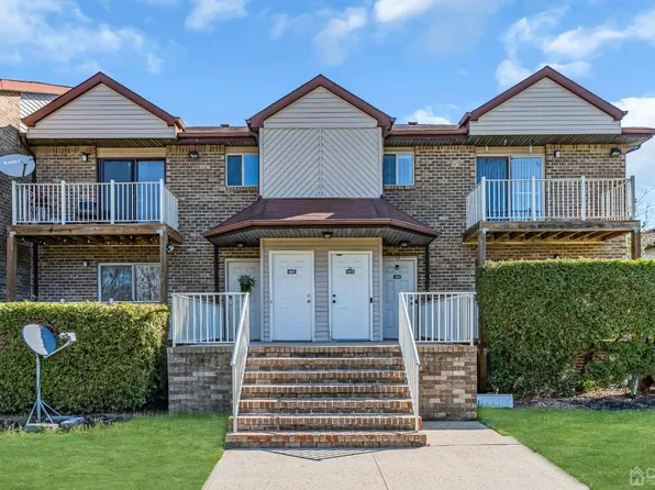 4610 Birchwood Ct, North Brunswick, NJ 08902