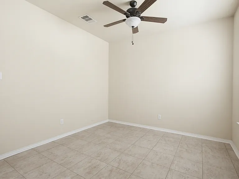 12427 Lincoln Crk — Photo 8