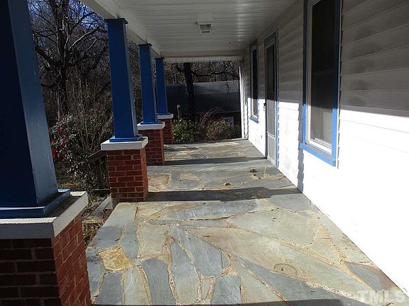 3rd image of 110 Driscoll St