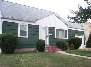 521 Amherst Rd, Linden, NJ 07036