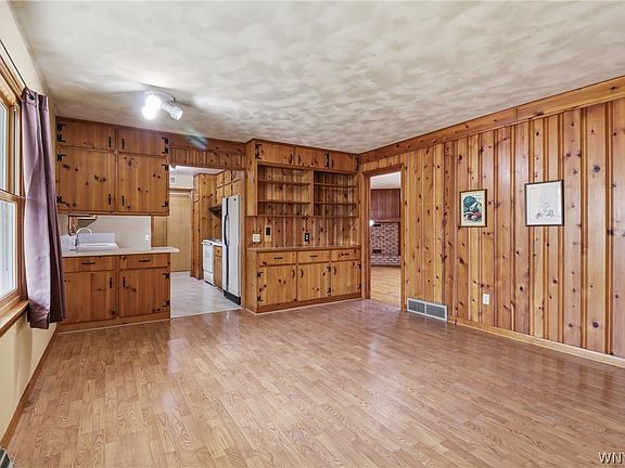 5th image of 316 Comstock Rd