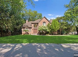 5 Kenyon Ct, Norwood, NJ 07648