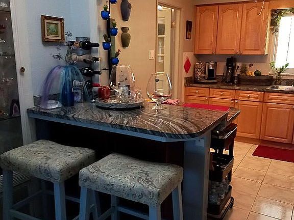 3rd image of 10014 Tulip St