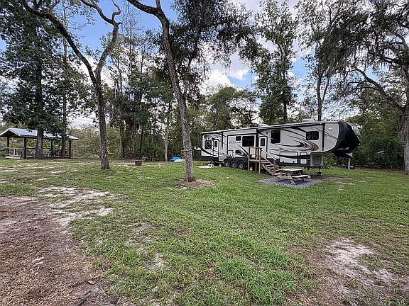 3rd image of 1525 NE 930th St