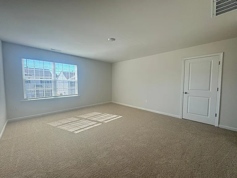 210 Palm Dr — Photo 8