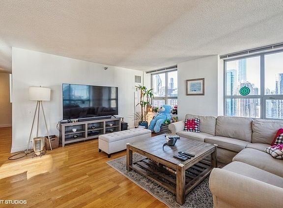 4th image of 474 N Lakeshore Dr #4002