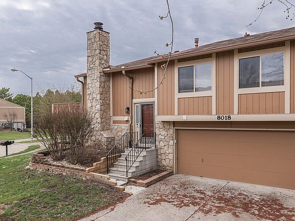 2nd image of 8018 Sunfield Ct