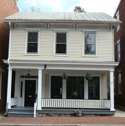 215 W Main St photo 1