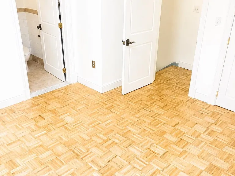 300 Communipaw Ave #302 — Photo 20