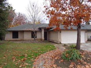 1522 River Bluff Dr, Reedley, CA 93654