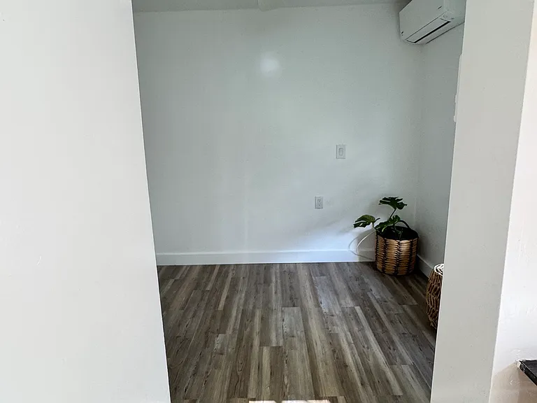 4465 SW 11th St — Photo 8