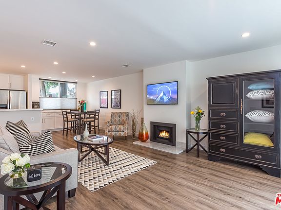 2nd image of 960 N San Vicente Blvd APT 6