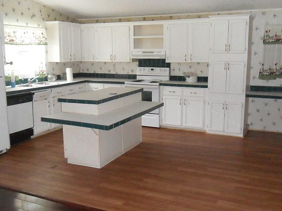 2nd image of 171 NW Orbison Dr
