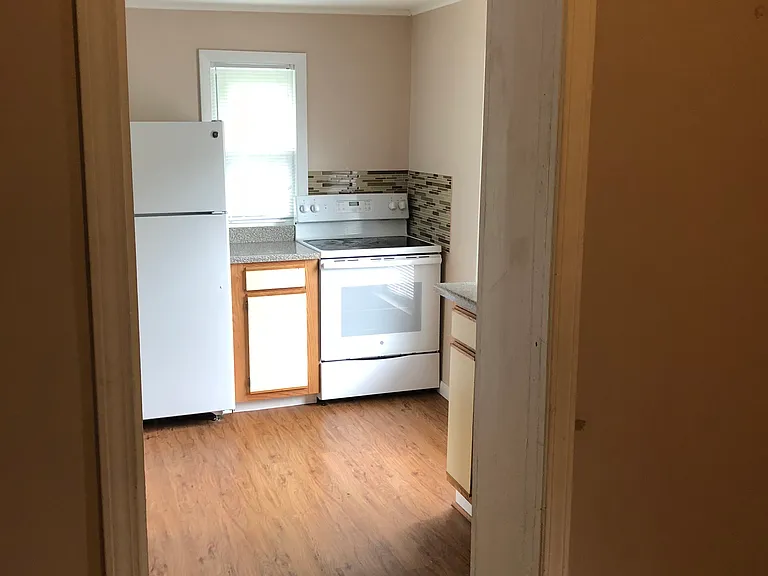 8 Frank St #C — Photo 10