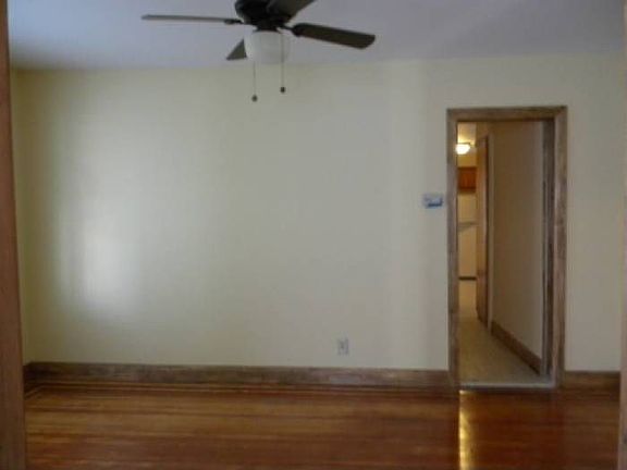 3rd image of 1721 Redfern Ave