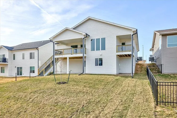 18062 Alpine Dr — Photo 41