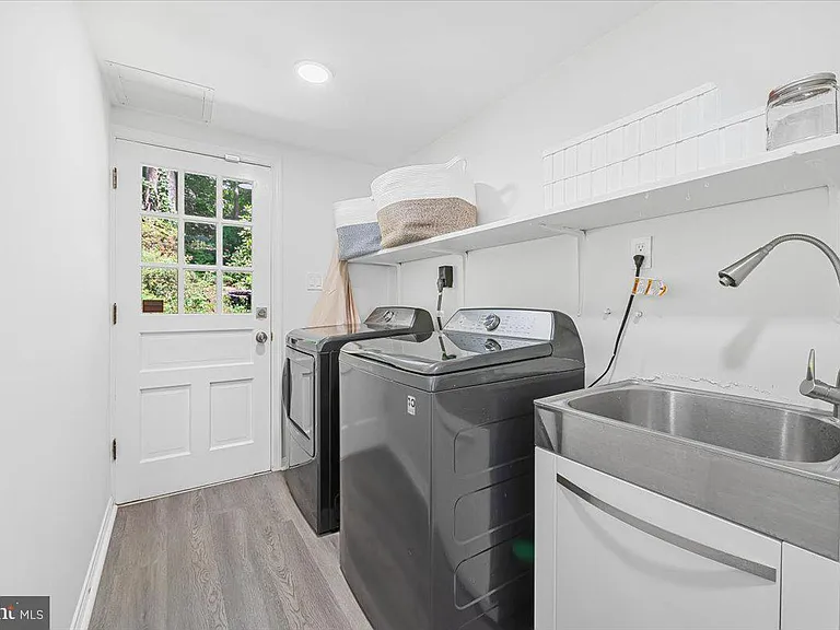 4025 N River St — Photo 24