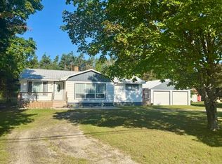 18102 E M 48, Goetzville, MI 49736