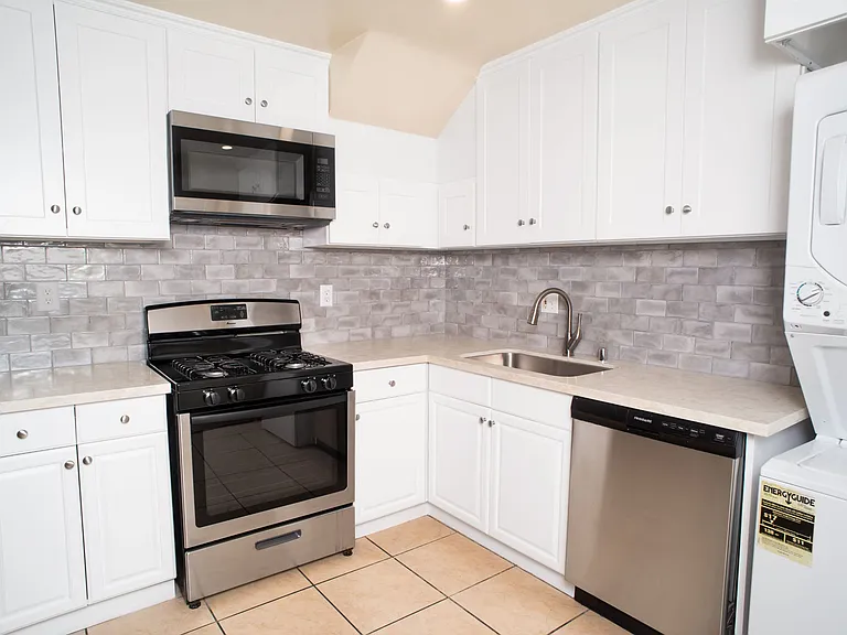 17151 Roscoe Blvd #18 — Photo 7