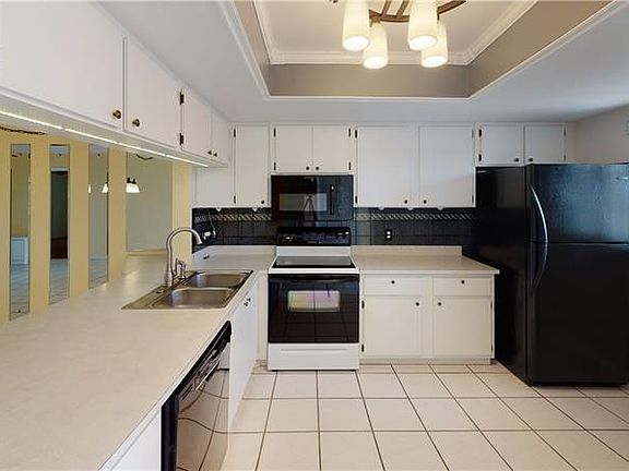 5th image of 3310 Loveland Blvd Unit 201