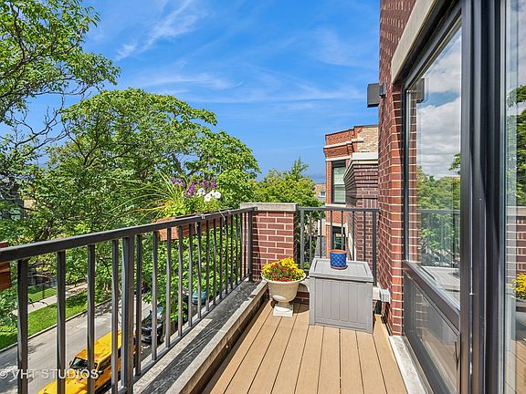 5th image of 1531 N Maplewood Ave Unit 3