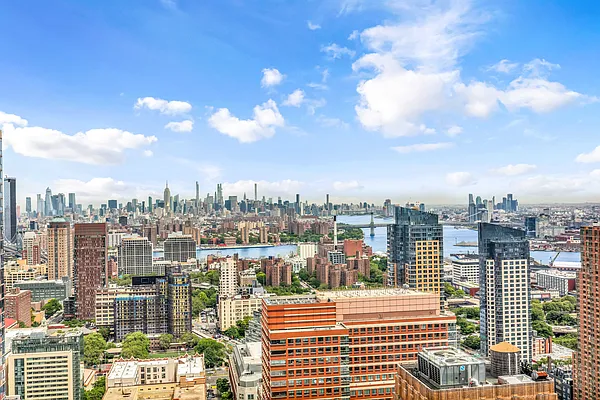 Sold by Sotheby's International Realty | media 16