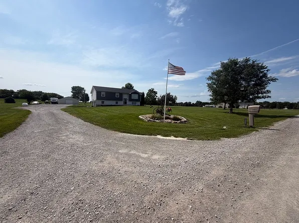 11779 Hickory Grove Pl, New London, MO 63459