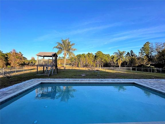 2nd image of 461 El Camino Dr