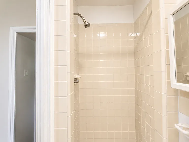 102 E Mount Airy Ave — Photo 14