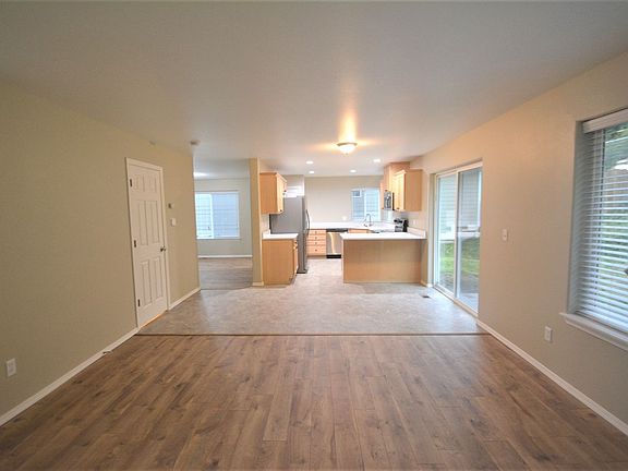3rd image of 7612 88th Pl NE